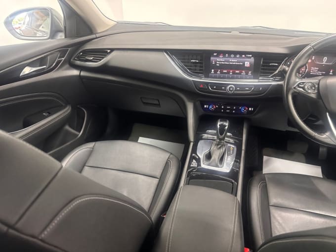 2025 Vauxhall Insignia