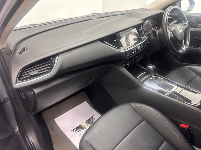 2025 Vauxhall Insignia