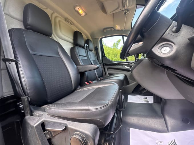 2025 Ford Transit Custom