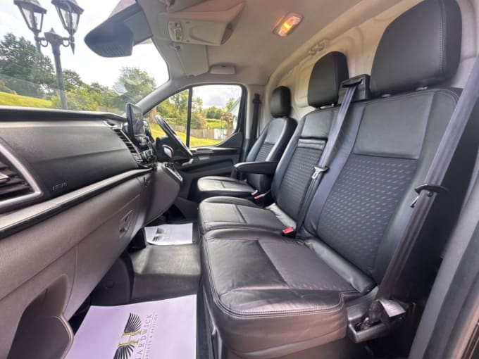2025 Ford Transit Custom