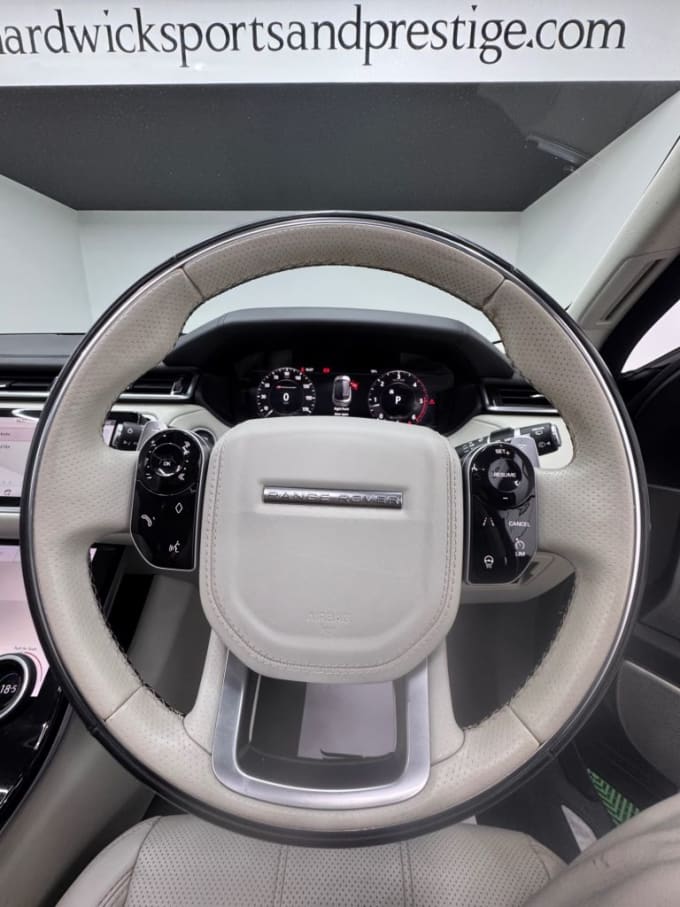 2025 Land Rover Range Rover Velar