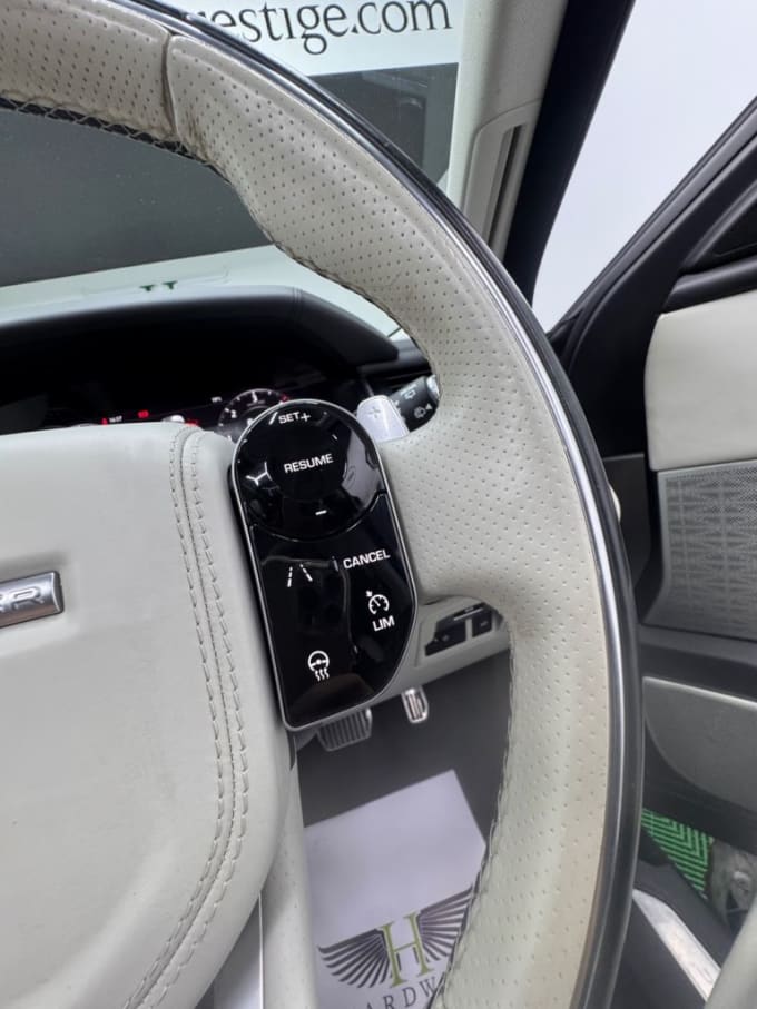 2025 Land Rover Range Rover Velar