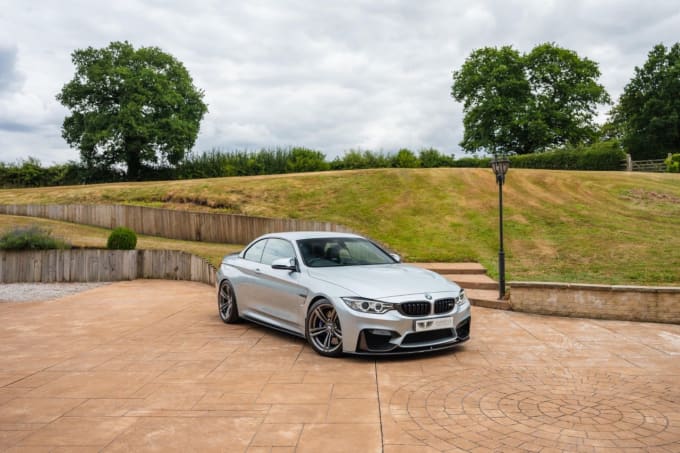 2025 BMW M4