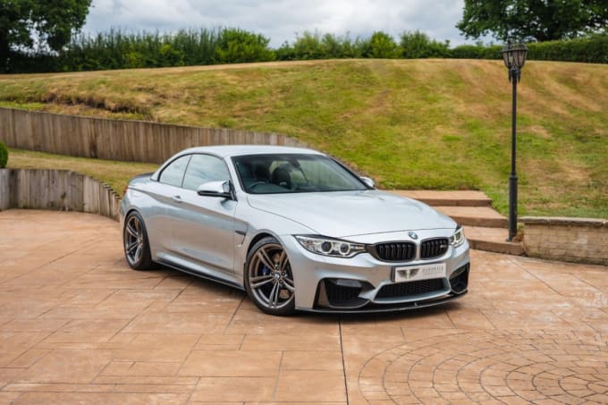 2025 BMW M4
