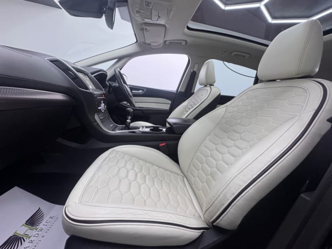 2025 Ford S-max