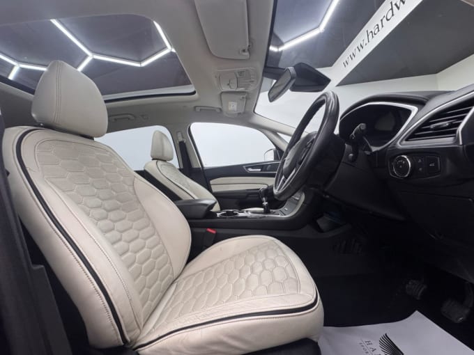 2025 Ford S-max