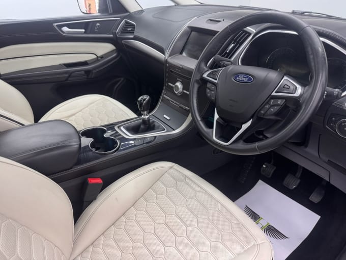 2025 Ford S-max