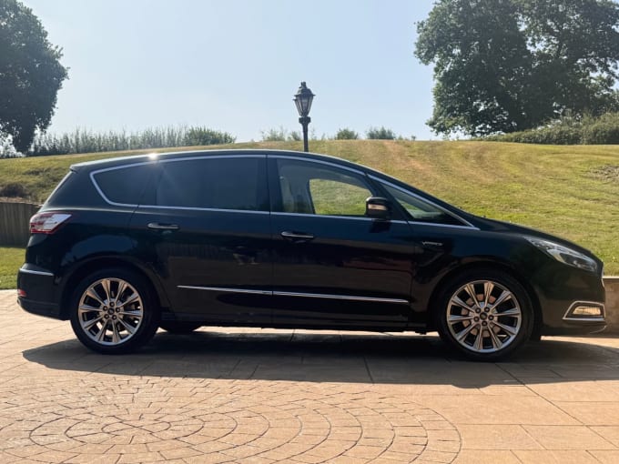 2025 Ford S-max