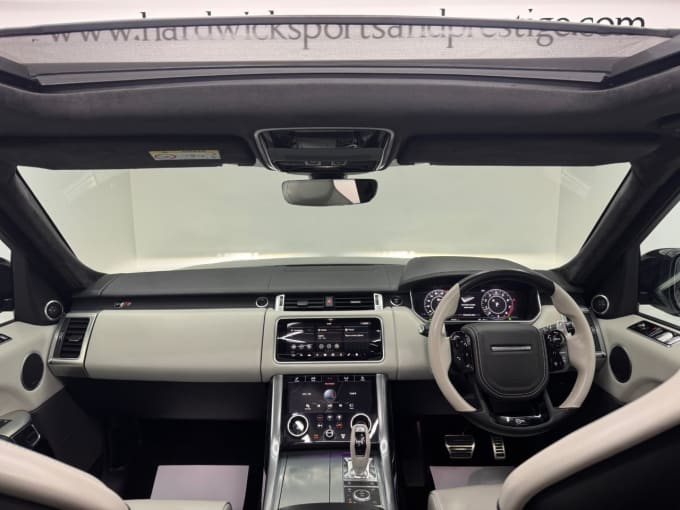 2025 Land Rover Range Rover Sport