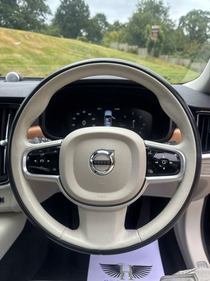 2025 Volvo S90