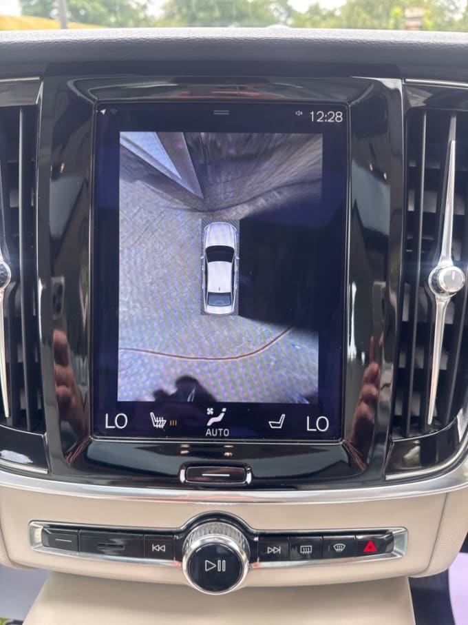 2025 Volvo S90