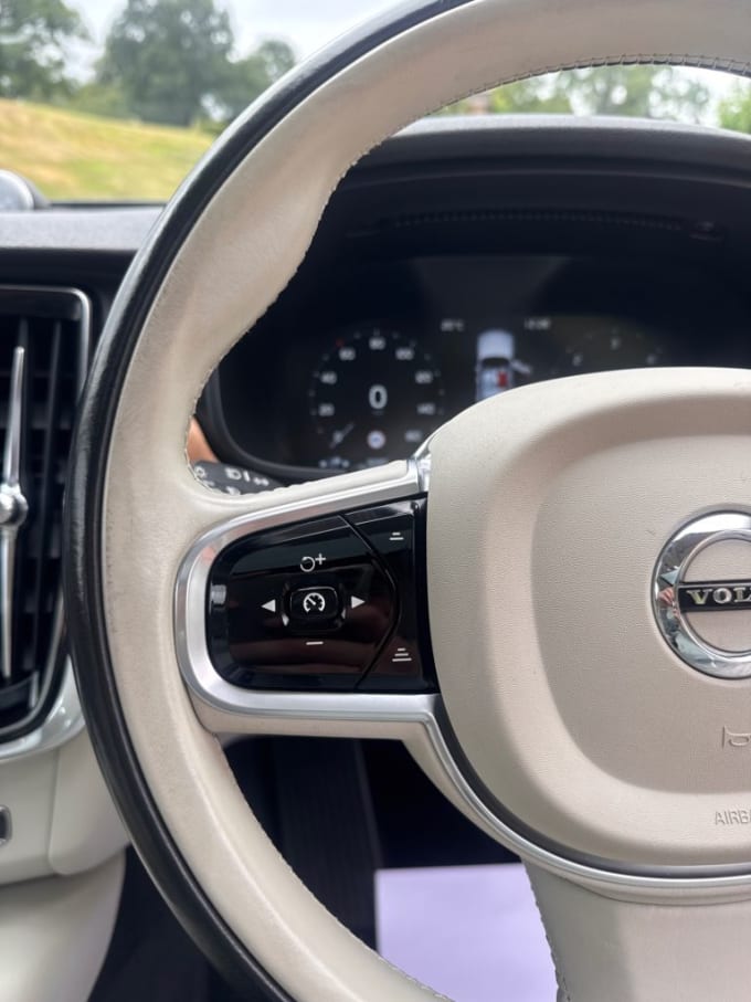 2025 Volvo S90
