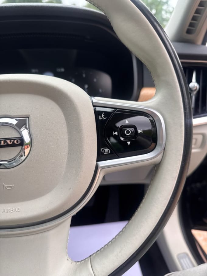 2025 Volvo S90
