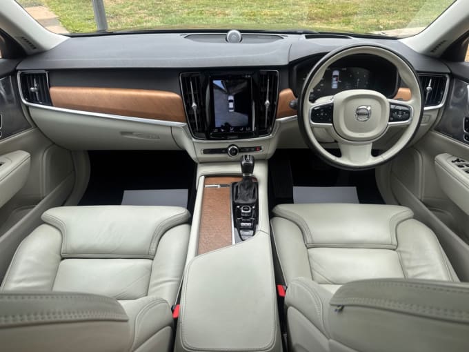 2025 Volvo S90