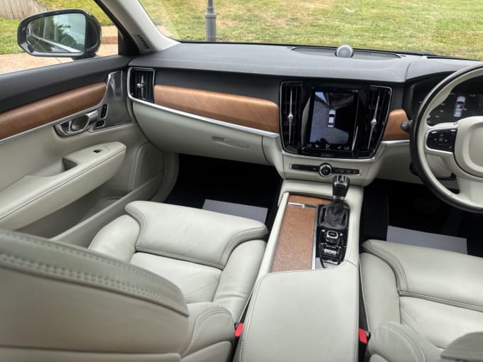 2025 Volvo S90