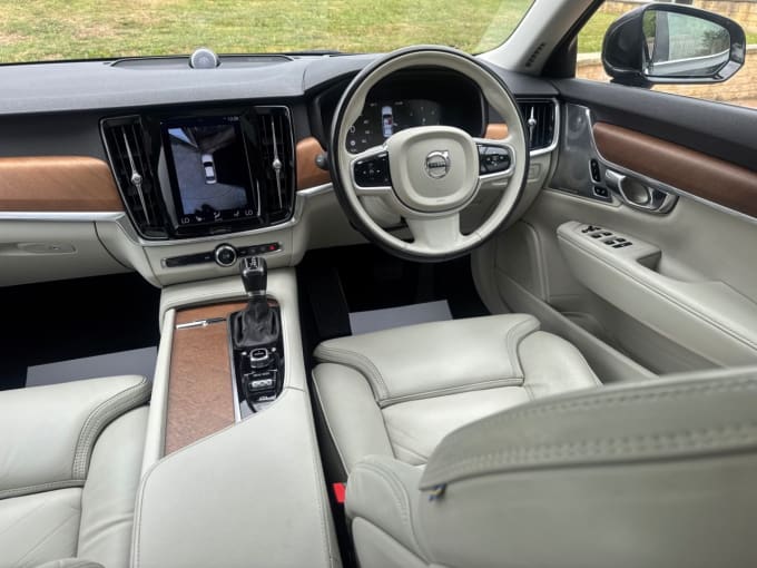 2025 Volvo S90