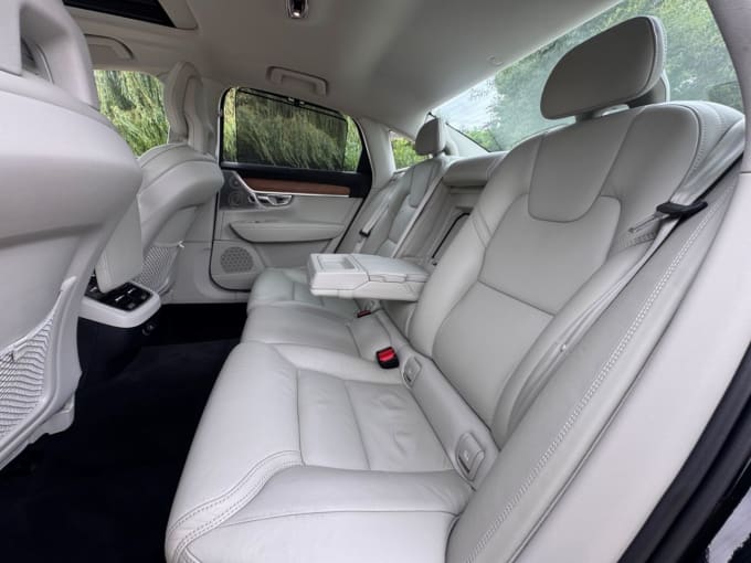 2025 Volvo S90