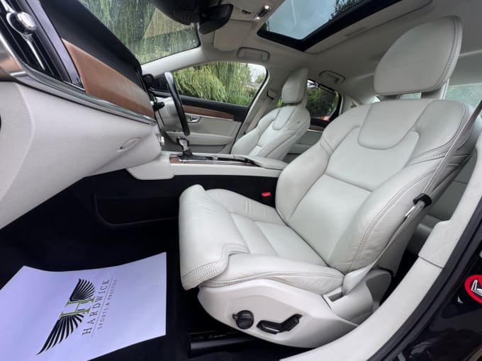 2025 Volvo S90