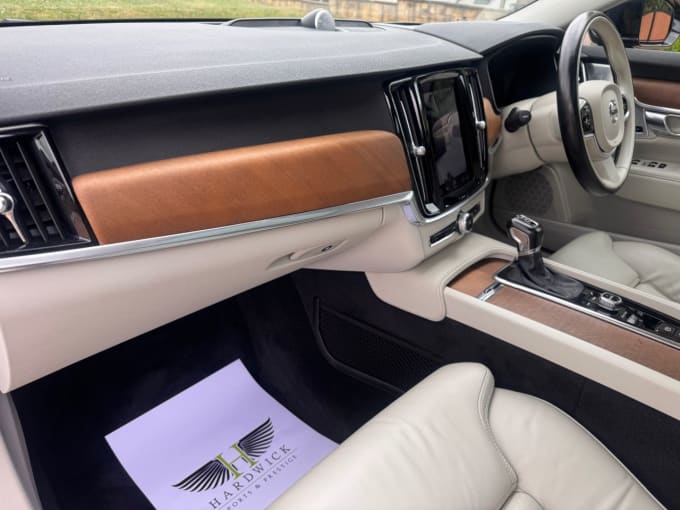 2025 Volvo S90