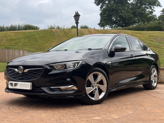 2025 Vauxhall Insignia