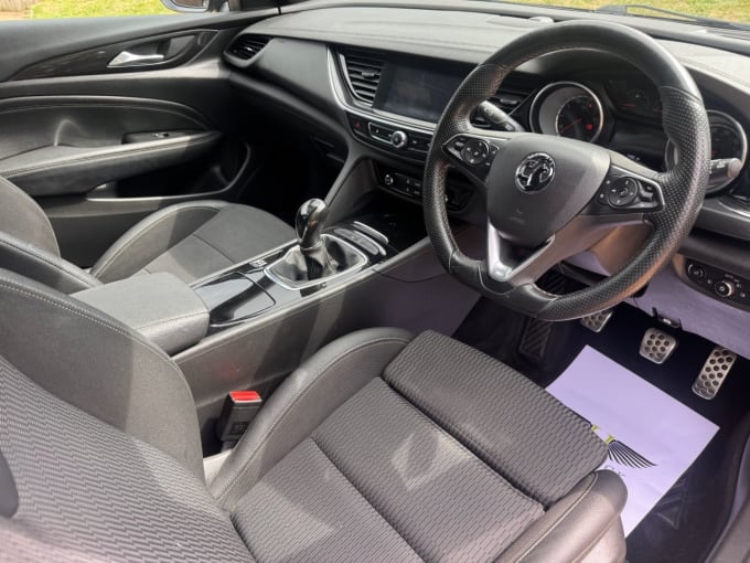2025 Vauxhall Insignia