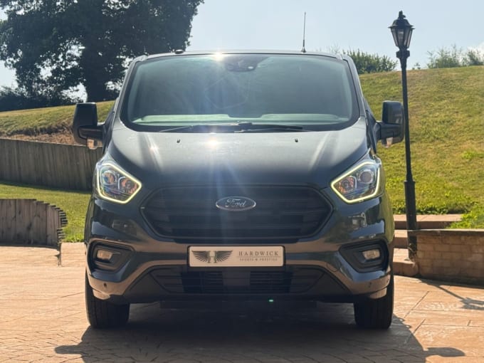 2025 Ford Transit Custom