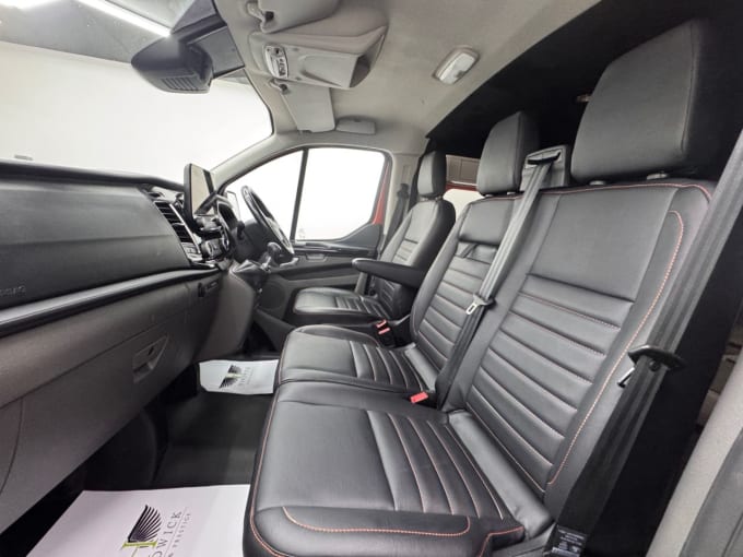 2025 Ford Transit Custom