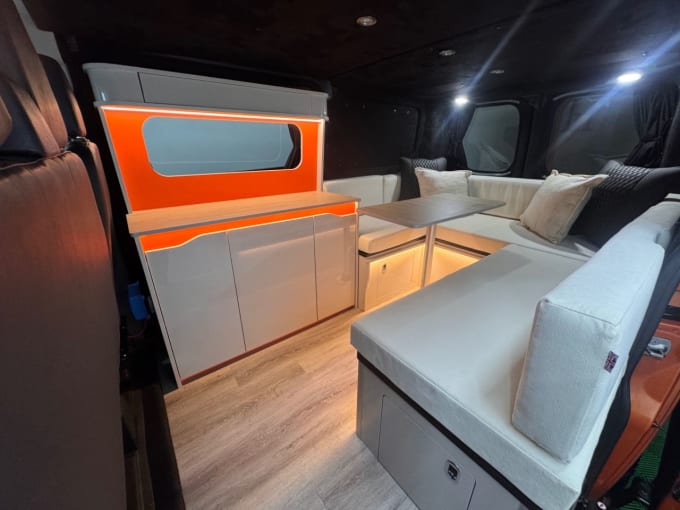 2025 Ford Transit Custom