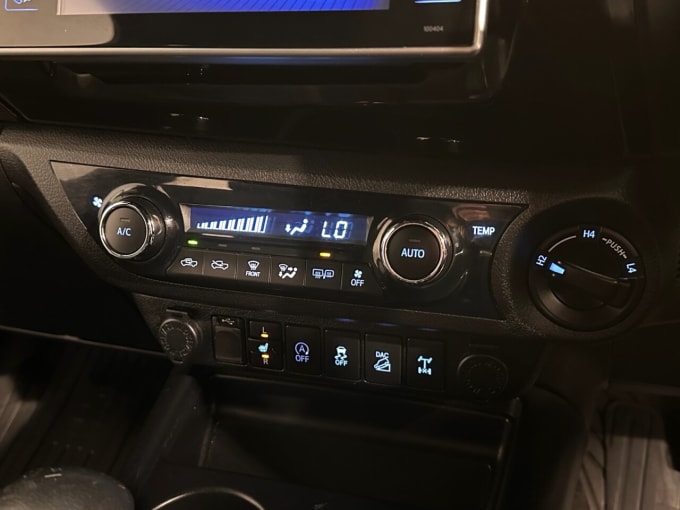 2025 Toyota Hi-lux