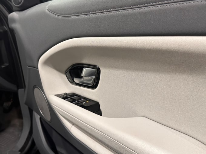 2025 Land Rover Range Rover Evoque
