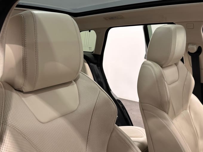 2025 Land Rover Range Rover Evoque