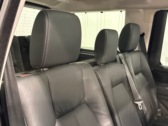 2025 Land Rover Discovery 4