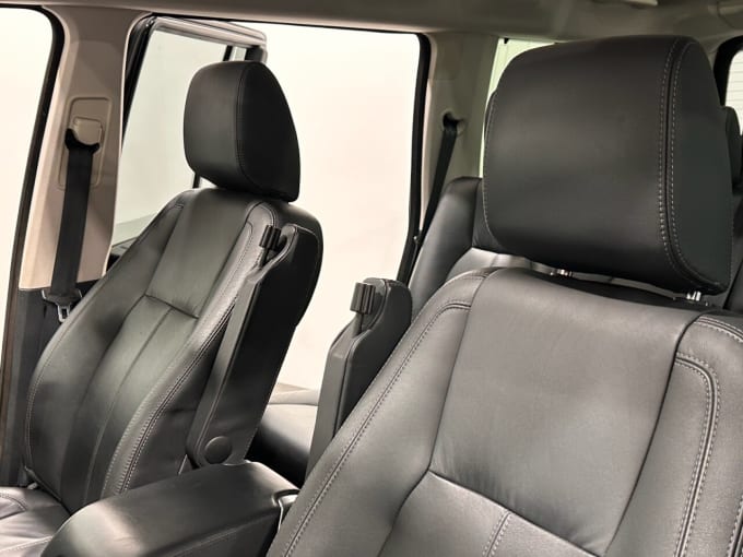 2025 Land Rover Discovery 4