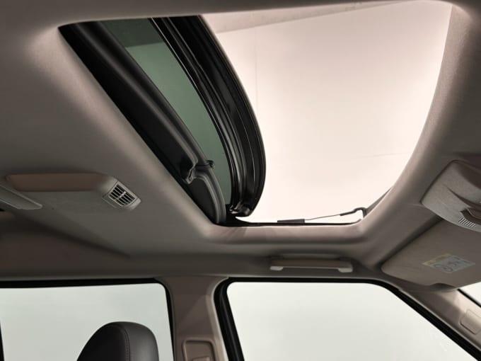 2025 Land Rover Discovery 4