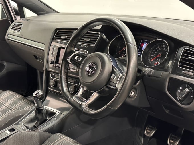2025 Volkswagen Golf
