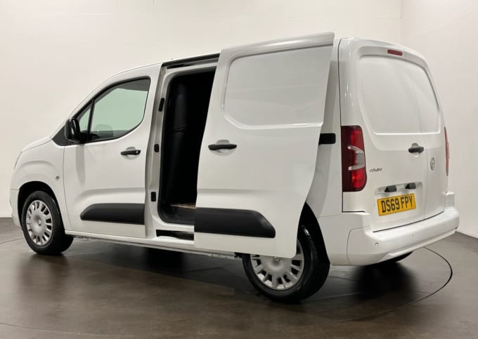 2025 Vauxhall Combo