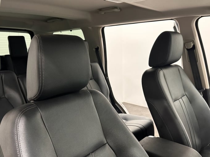 2025 Land Rover Discovery 4