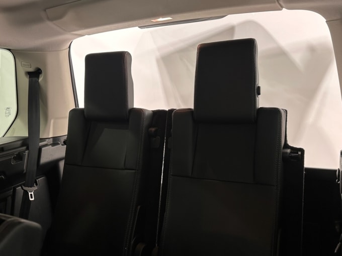 2025 Land Rover Discovery 4