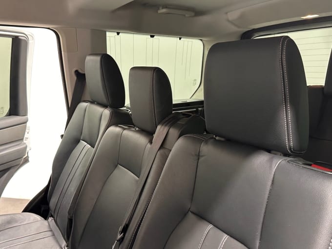 2025 Land Rover Discovery 4