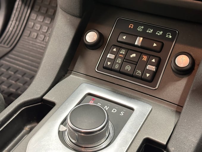 2025 Land Rover Discovery 4