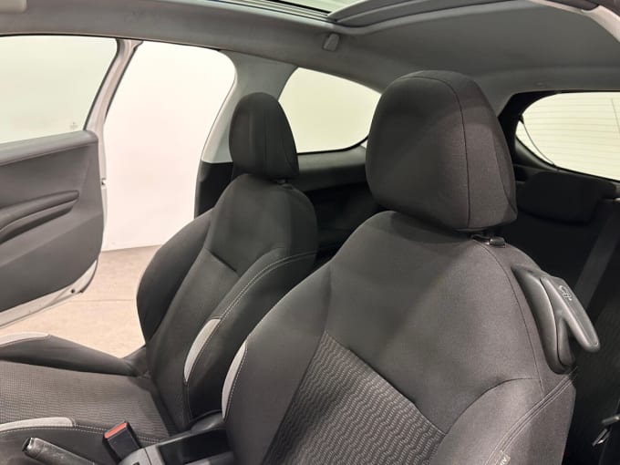 2025 Peugeot 208