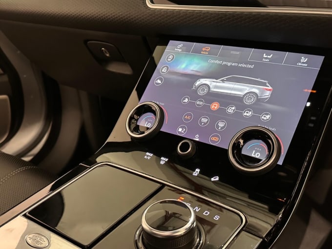 2025 Land Rover Range Rover Velar