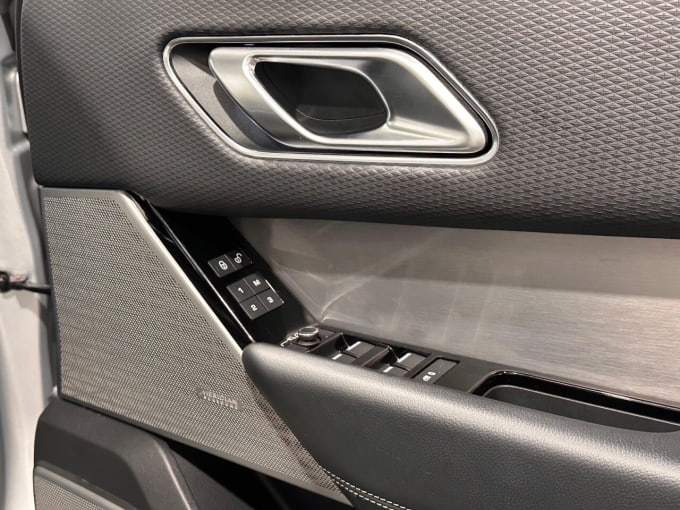 2025 Land Rover Range Rover Velar