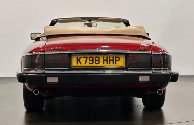 2025 Jaguar Xjs