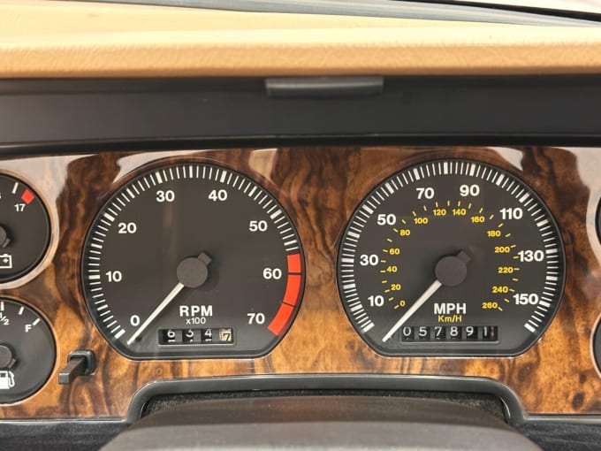 2025 Jaguar Xjs