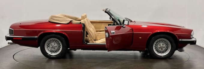 2025 Jaguar Xjs