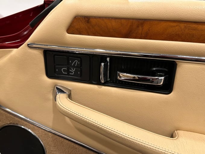 2025 Jaguar Xjs