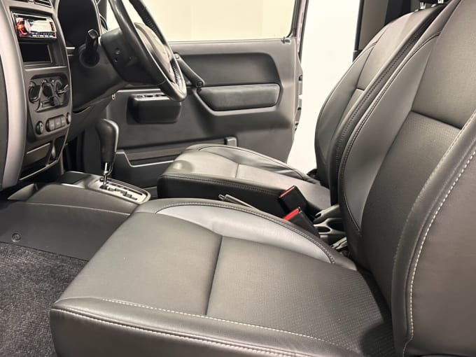 2025 Suzuki Jimny