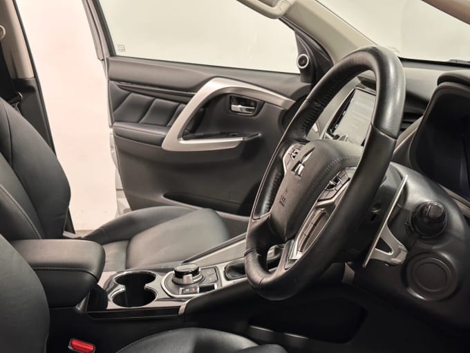 2025 Mitsubishi Shogun Sport