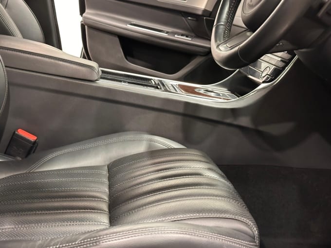 2025 Jaguar Xf